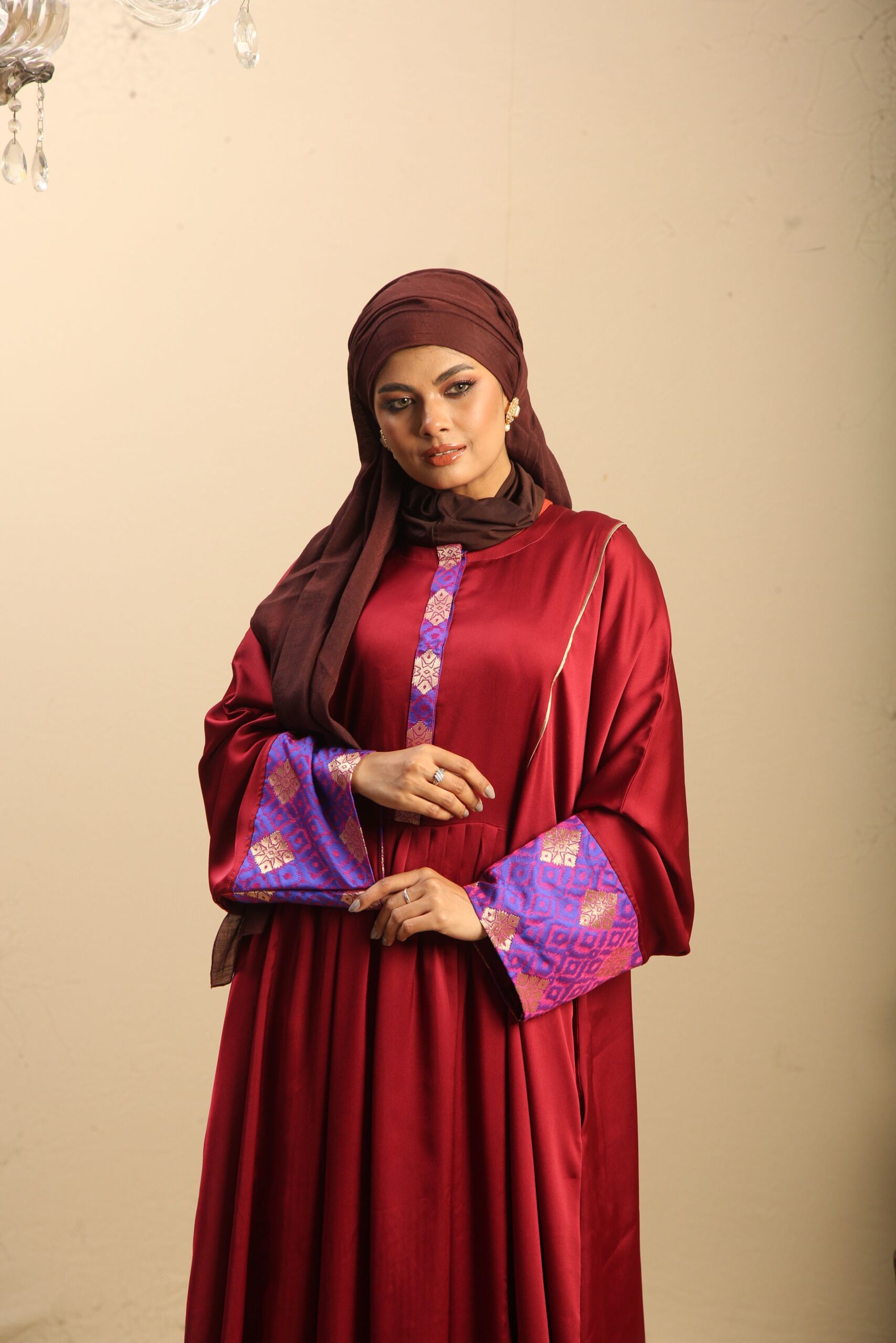 Regal Paisley Abaya - Tahoor