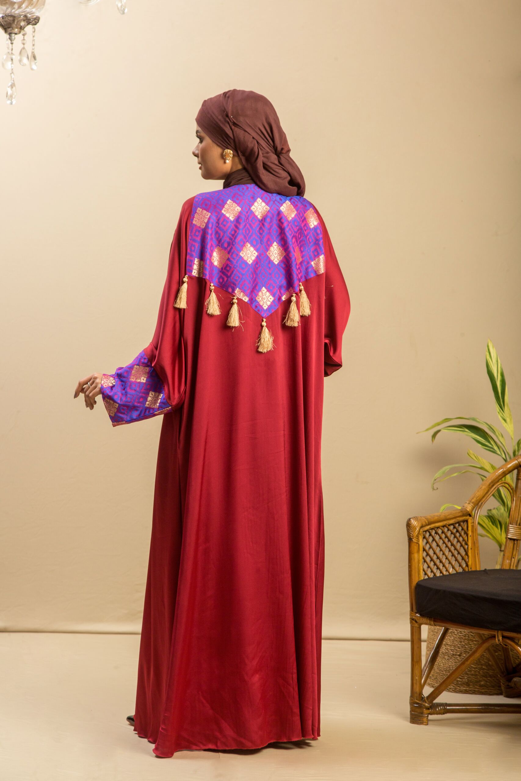 Regal Paisley Abaya - Tahoor